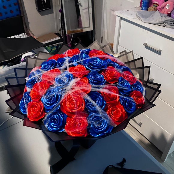 50 count spiderman eternal bouquet - Picture 1 of 2